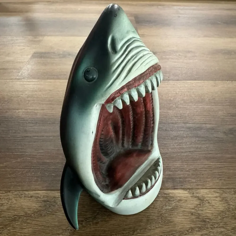Vintage 1999 Universal Studios Resin Jaws Shark Photo Holder